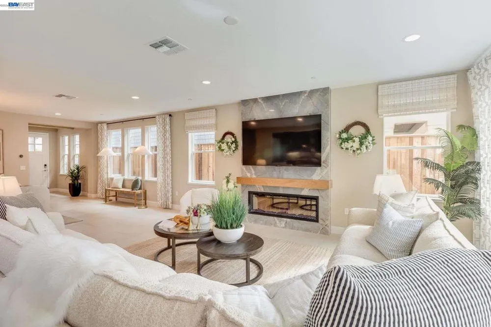 32663 Singh Circle Union City, CA 94587