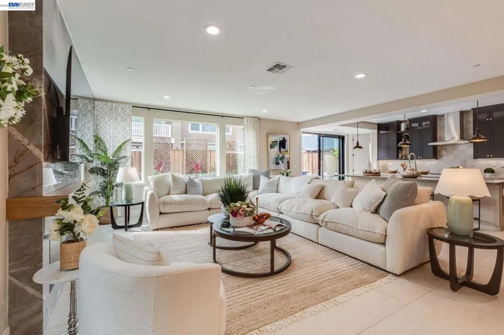 32663 Singh Circle Union City, CA 94587