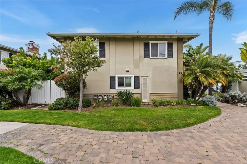 1741 Tustin Avenue #1A Costa Mesa, CA 92627