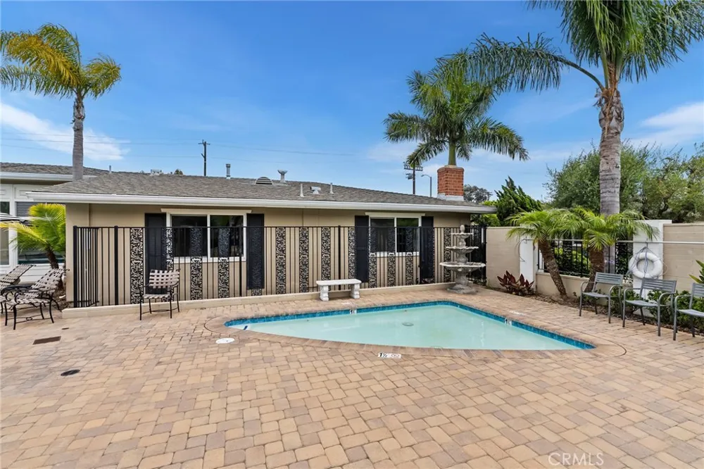 1741 Tustin Avenue #1A Costa Mesa, CA 92627