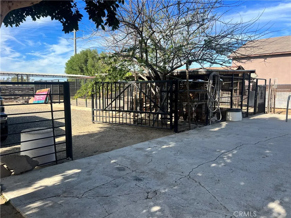 3949 BLUFF Norco, CA 92860