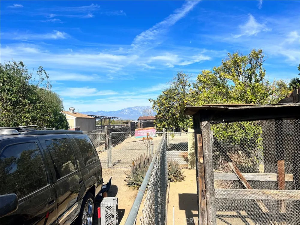 3949 BLUFF Norco, CA 92860