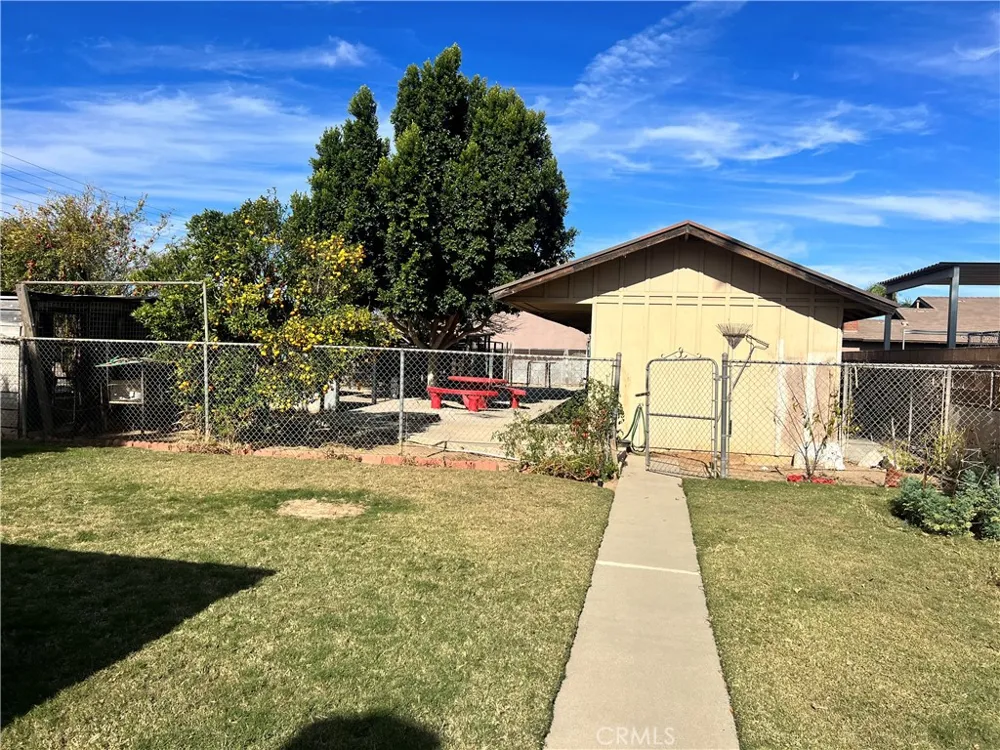 3949 BLUFF Norco, CA 92860