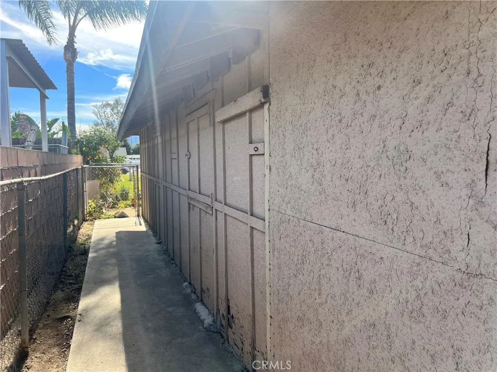 3949 BLUFF Norco, CA 92860