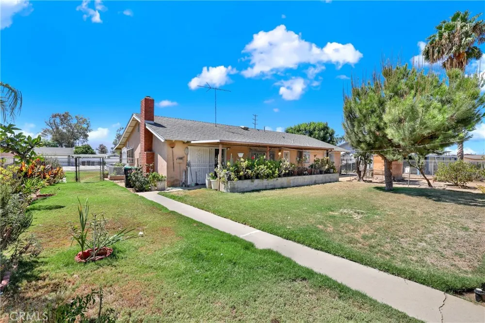 3949 BLUFF Norco, CA 92860