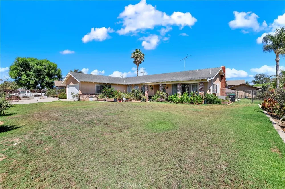 3949 BLUFF Norco, CA 92860
