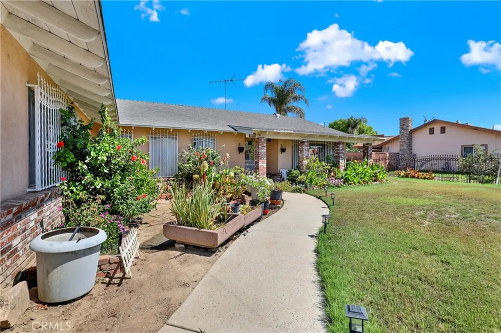 3949 BLUFF Norco, CA 92860