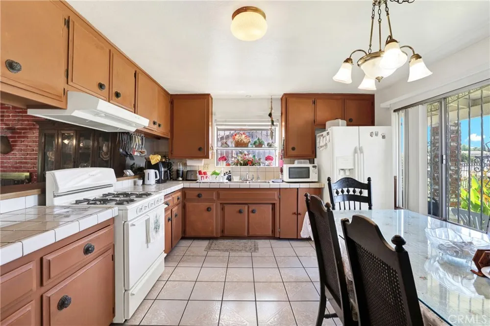 3949 BLUFF Norco, CA 92860