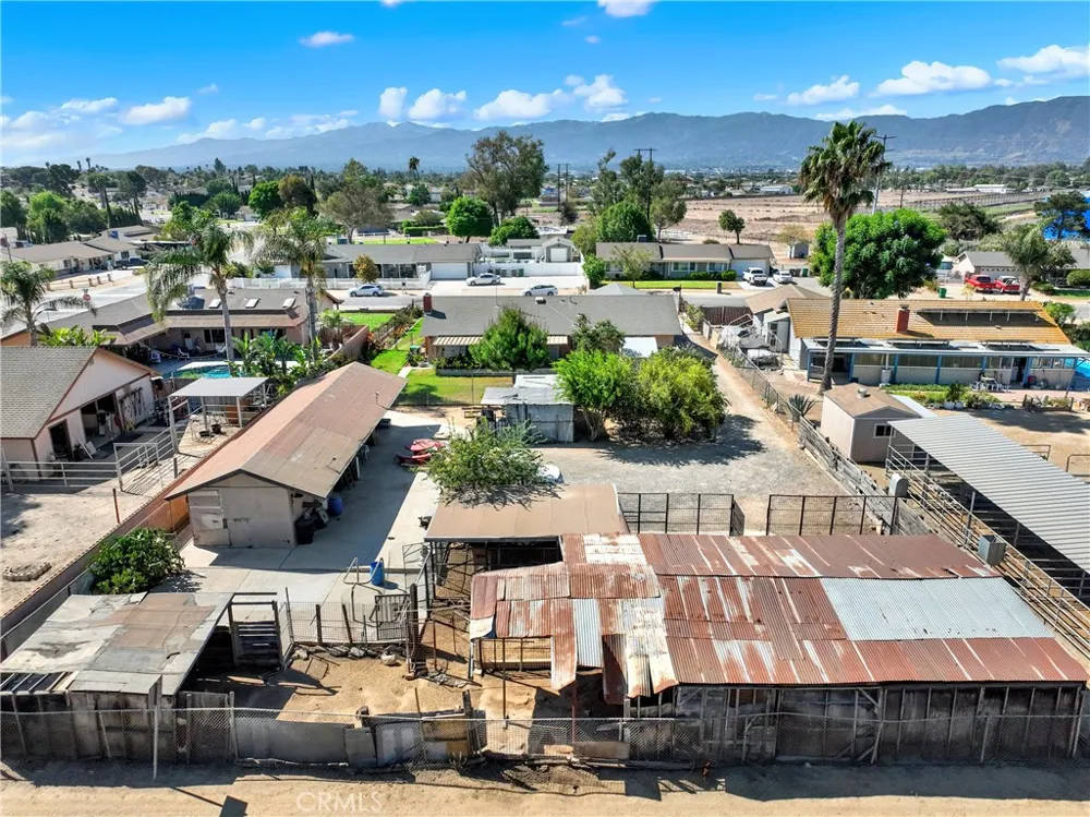 3949 BLUFF Norco, CA 92860