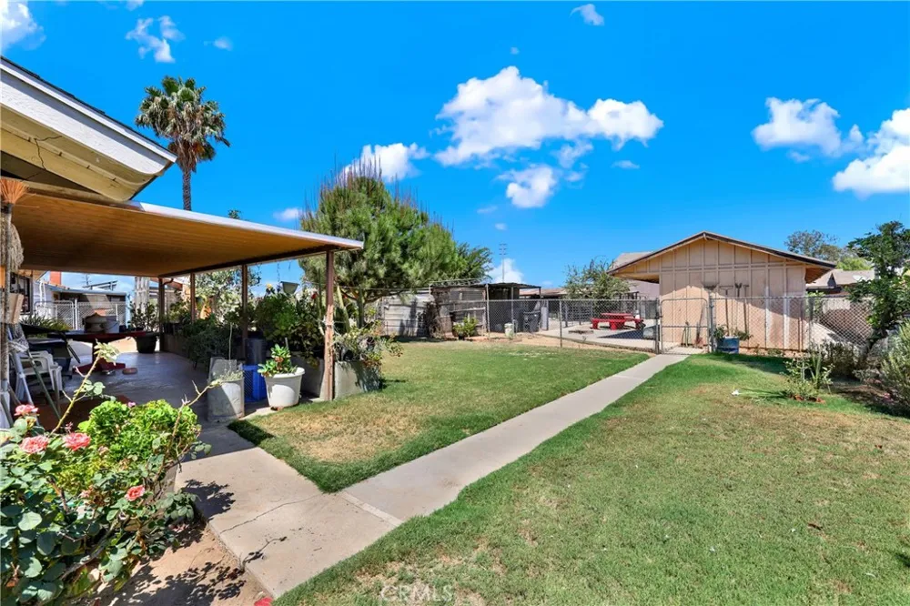 3949 BLUFF Norco, CA 92860