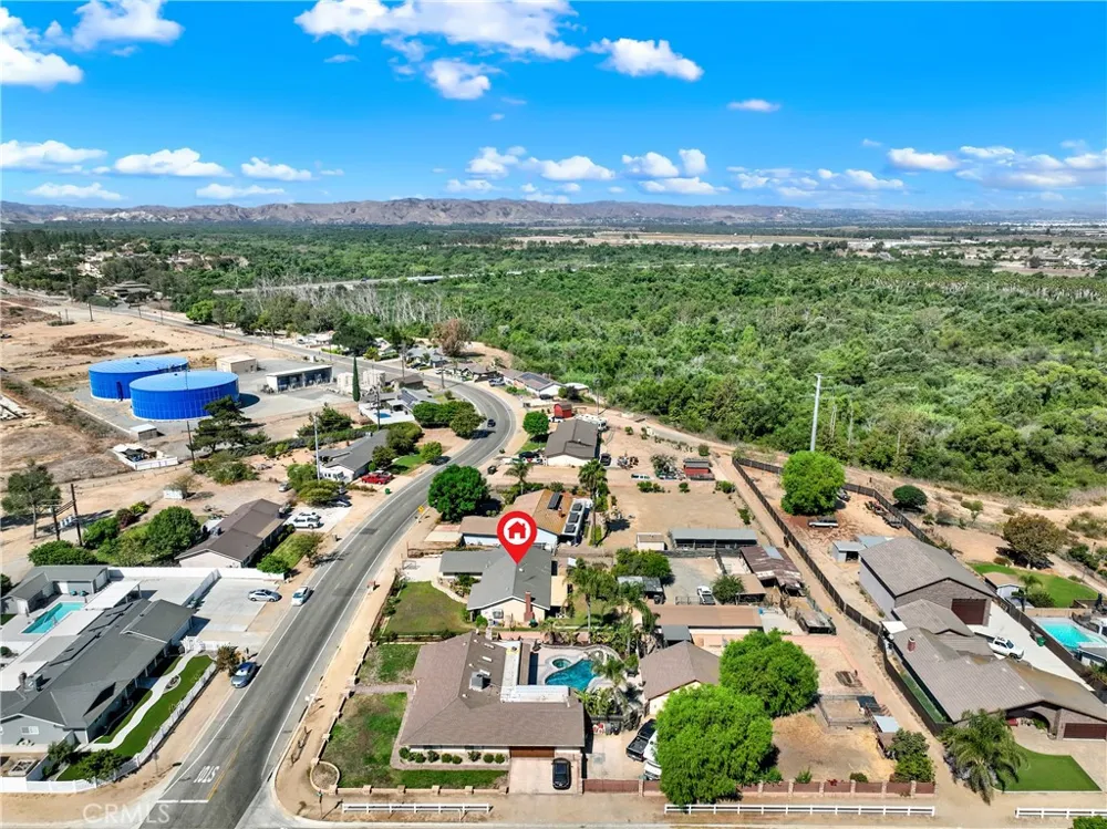 3949 BLUFF Norco, CA 92860