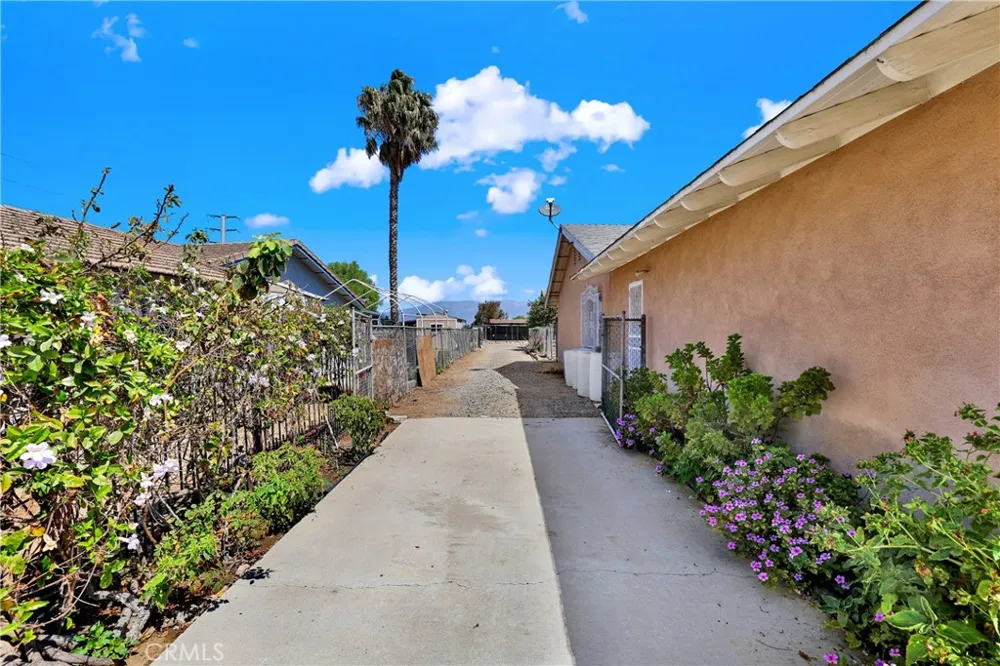 3949 BLUFF Norco, CA 92860
