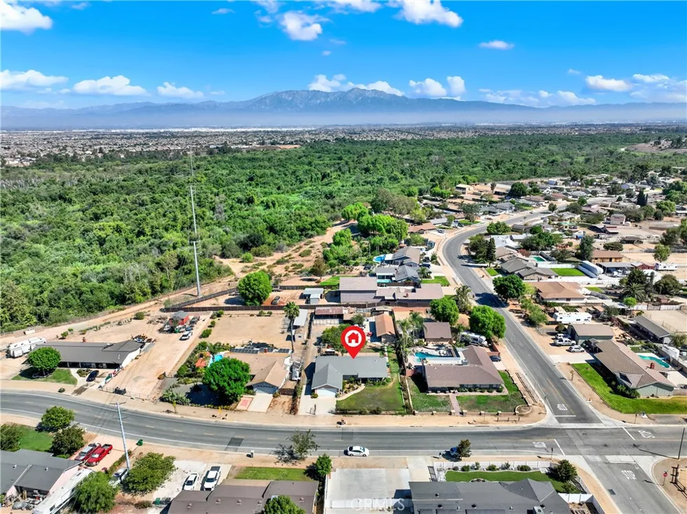 3949 BLUFF Norco, CA 92860