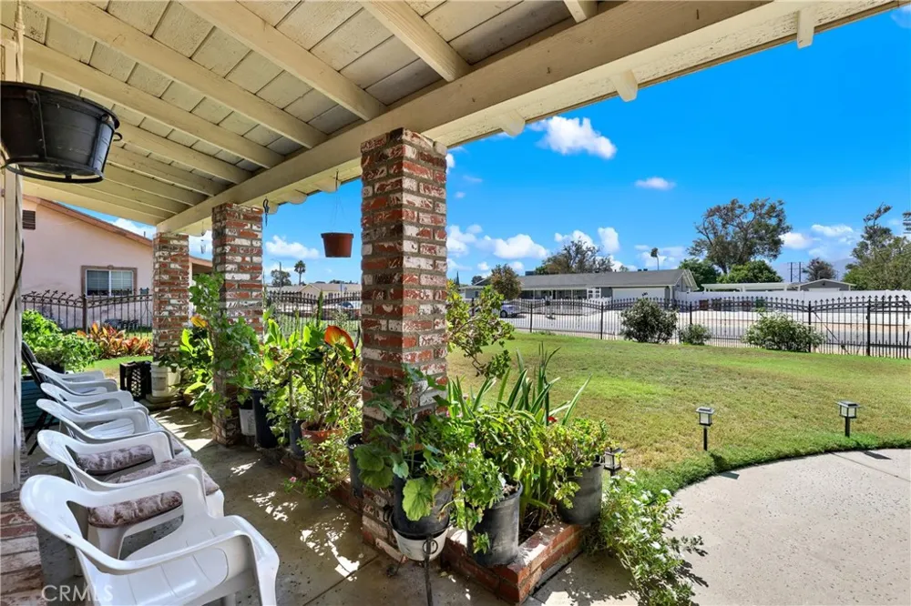 3949 BLUFF Norco, CA 92860