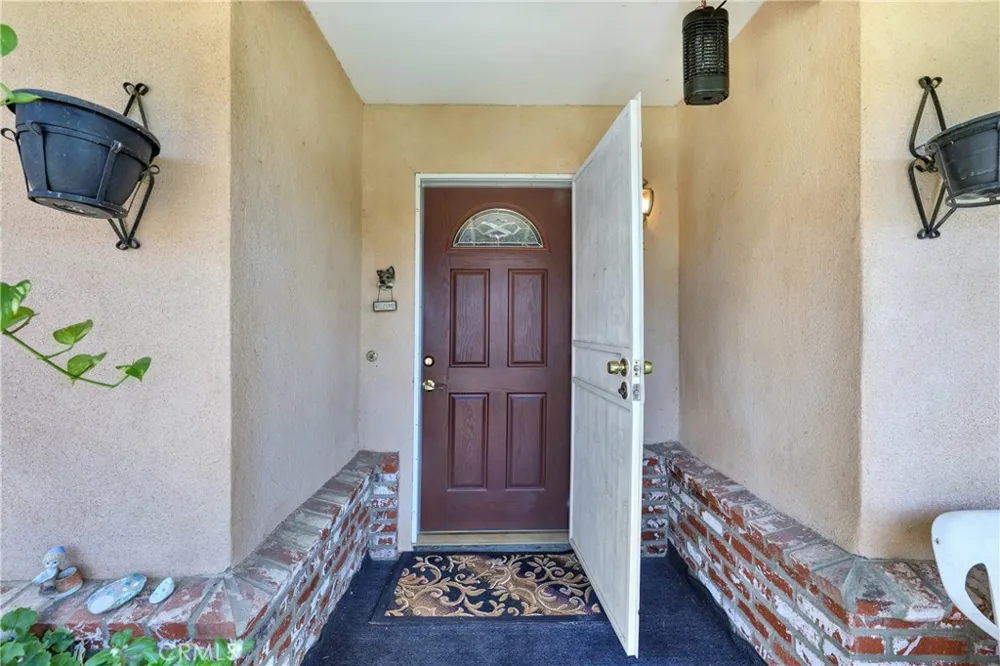 3949 BLUFF Norco, CA 92860