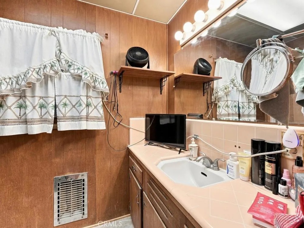211 Martha Place Fullerton, CA 92833