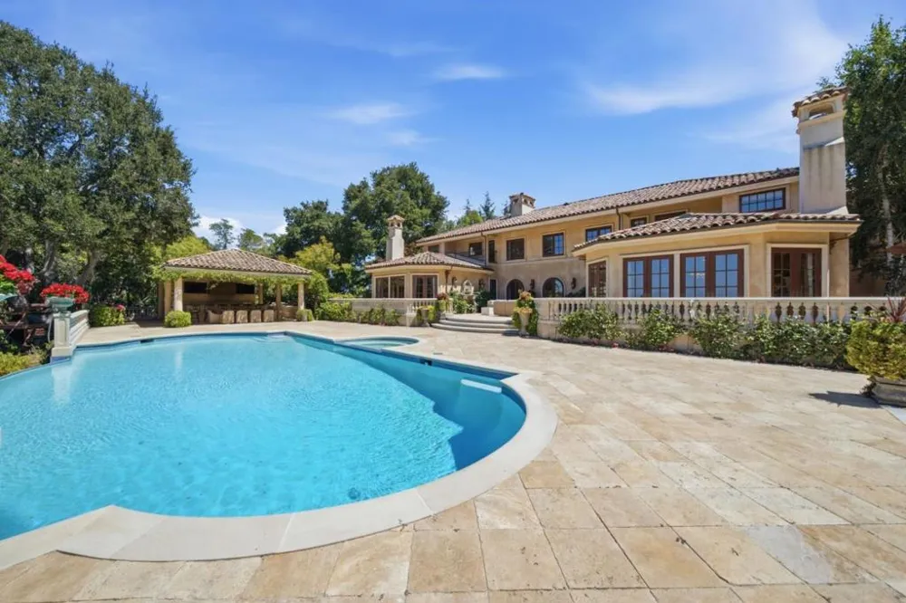 10285 Magdalena Road Los Altos Hills, CA 94024