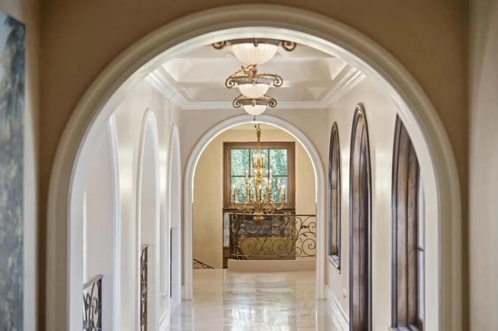 10285 Magdalena Road Los Altos Hills, CA 94024