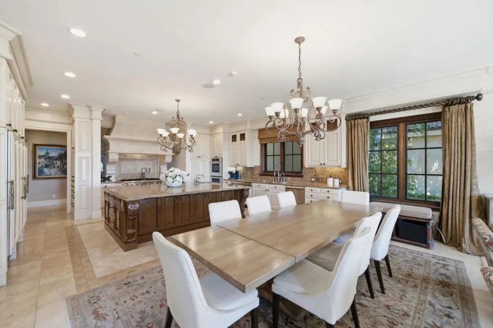 10285 Magdalena Road Los Altos Hills, CA 94024