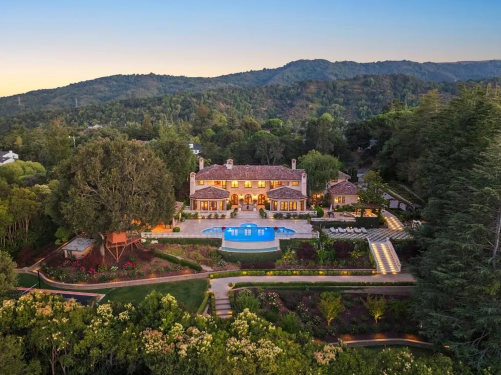 10285 Magdalena Road Los Altos Hills, CA 94024