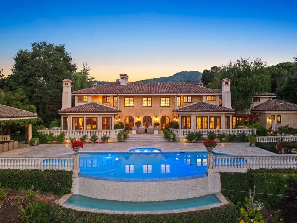 10285 Magdalena Road Los Altos Hills, CA 94024