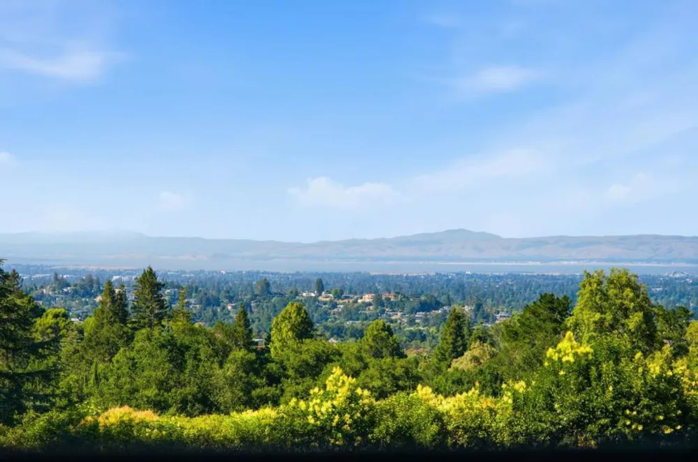 10285 Magdalena Road Los Altos Hills, CA 94024