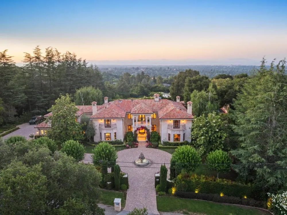 10285 Magdalena Road Los Altos Hills, CA 94024