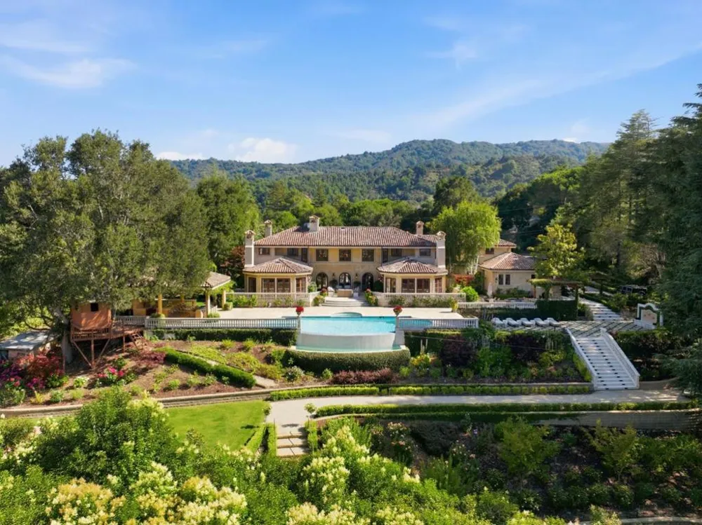 10285 Magdalena Road Los Altos Hills, CA 94024