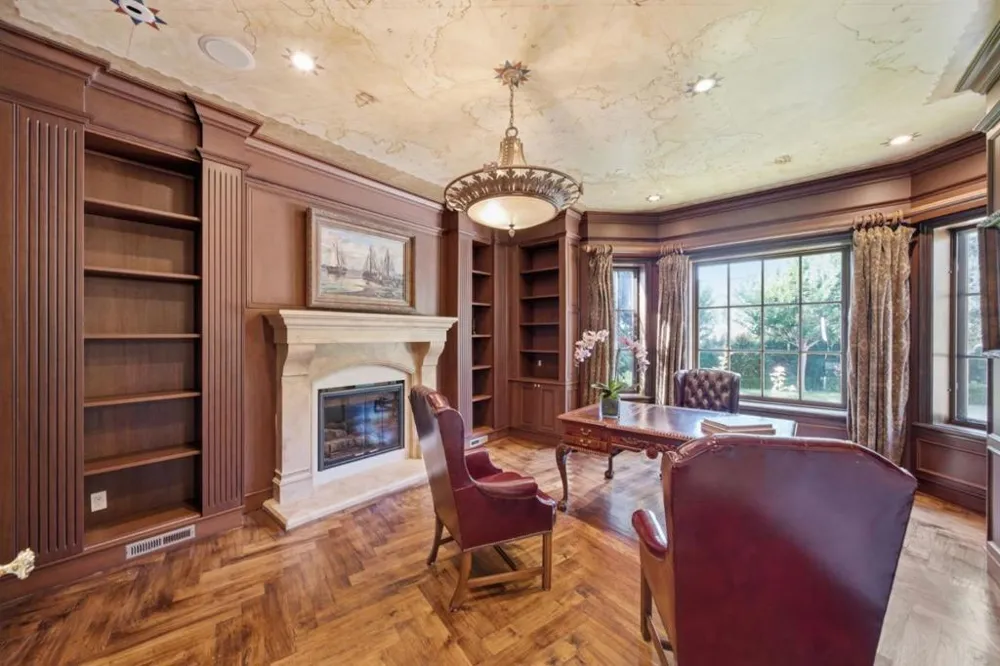 10285 Magdalena Road Los Altos Hills, CA 94024