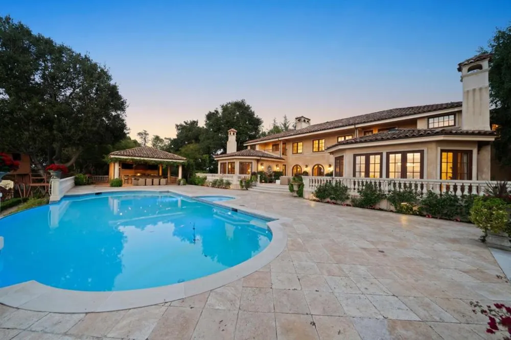 10285 Magdalena Road Los Altos Hills, CA 94024