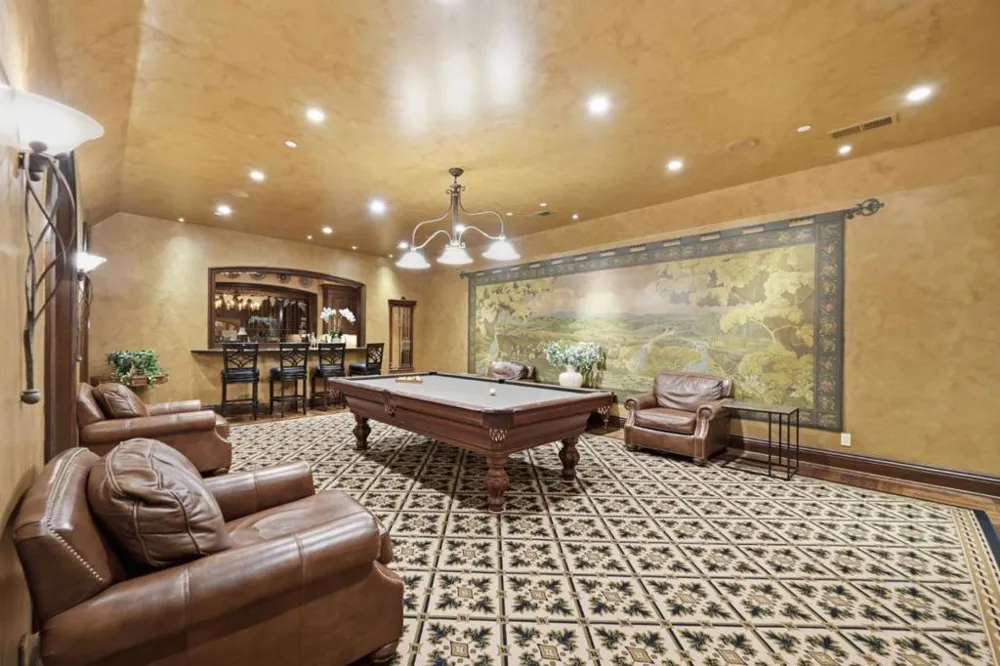 10285 Magdalena Road Los Altos Hills, CA 94024