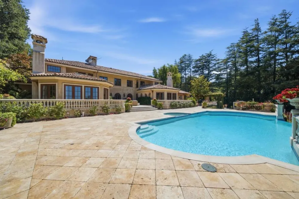 10285 Magdalena Road Los Altos Hills, CA 94024