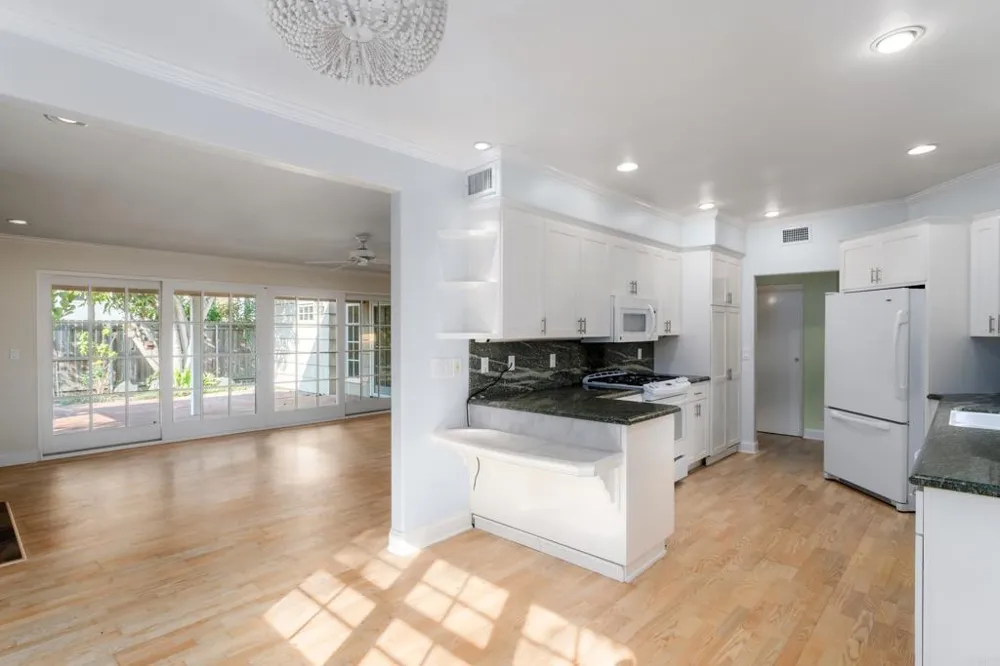 8228 Paseo del Ocaso La Jolla, CA 92037