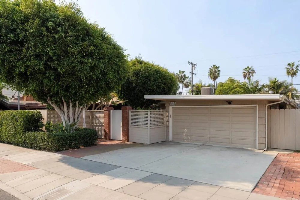 8228 Paseo del Ocaso La Jolla, CA 92037