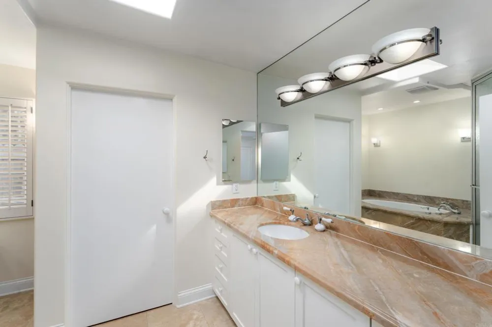 8228 Paseo del Ocaso La Jolla, CA 92037