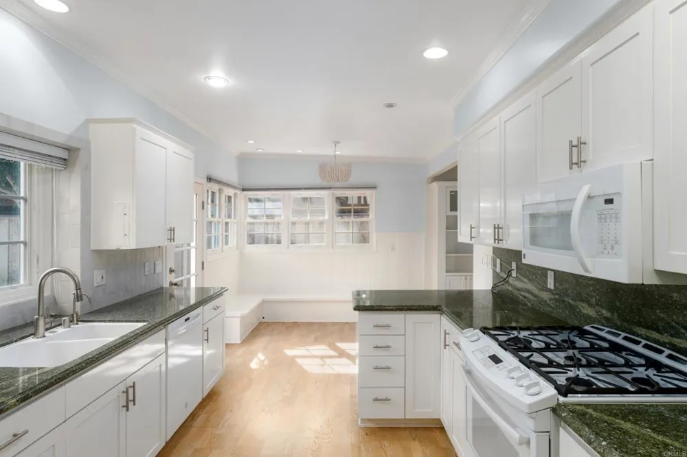 8228 Paseo del Ocaso La Jolla, CA 92037