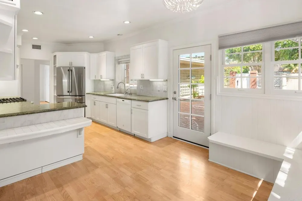 8228 Paseo del Ocaso La Jolla, CA 92037