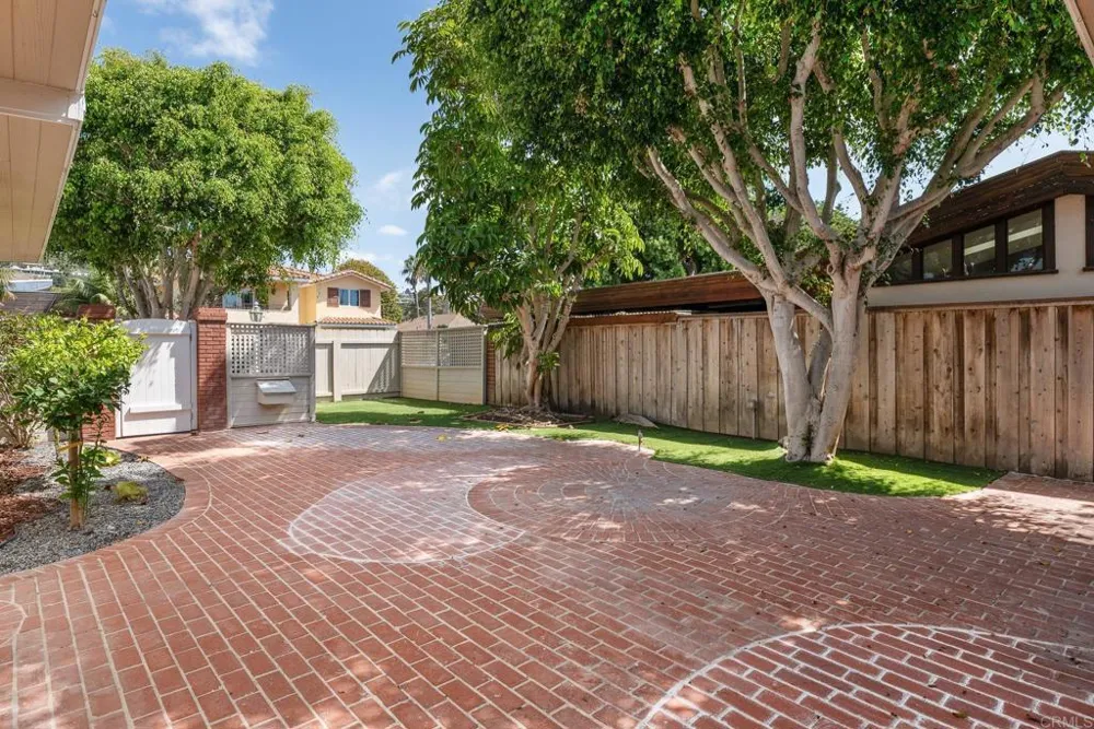 8228 Paseo del Ocaso La Jolla, CA 92037