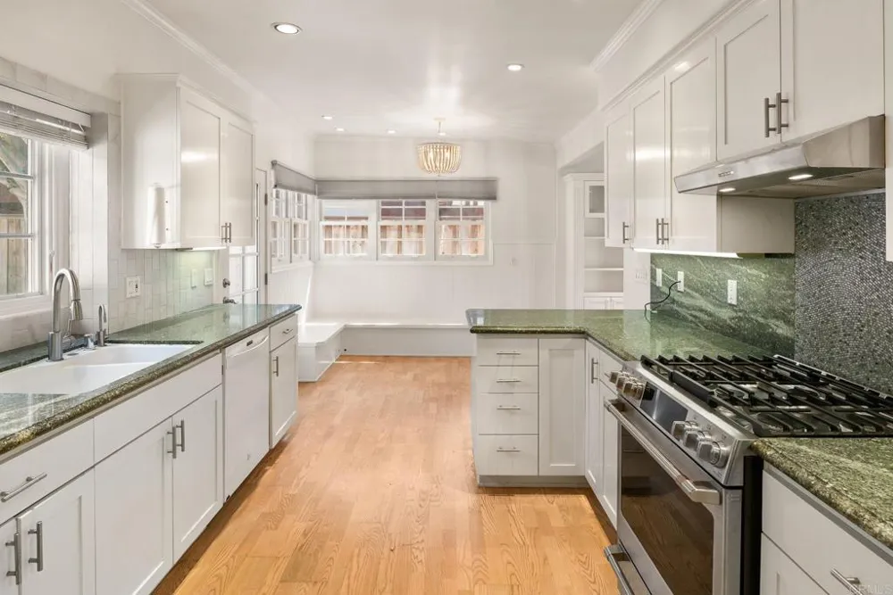 8228 Paseo del Ocaso La Jolla, CA 92037