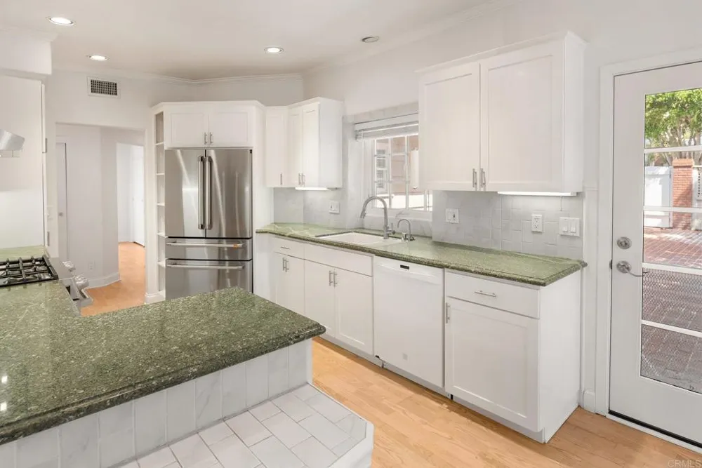 8228 Paseo del Ocaso La Jolla, CA 92037