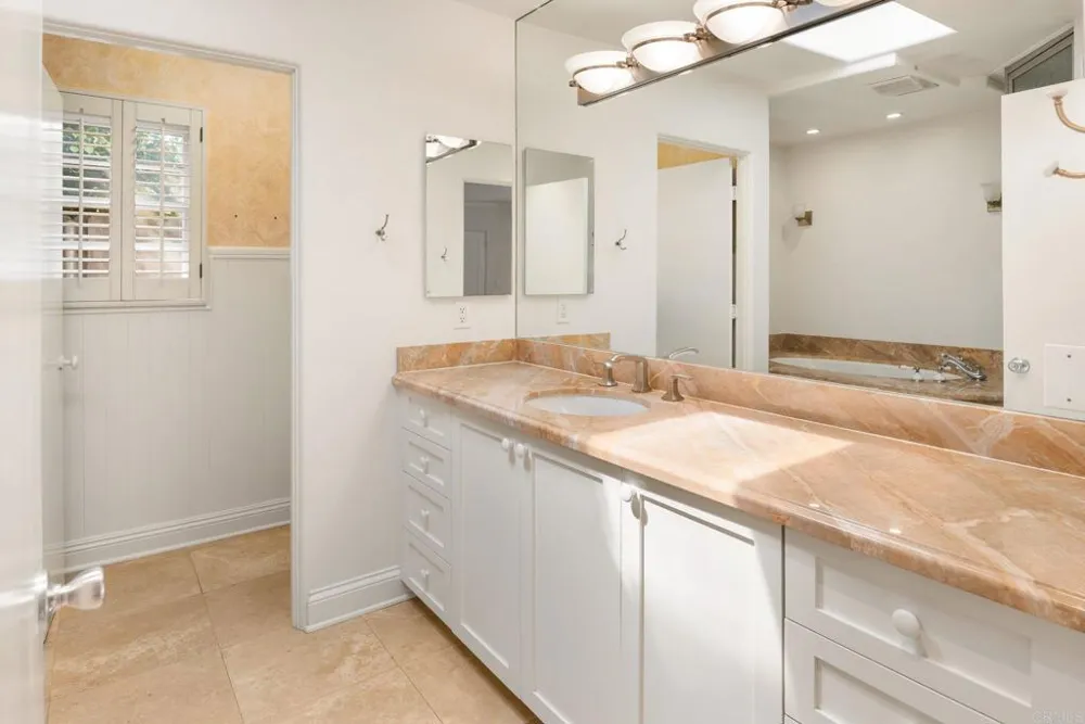 8228 Paseo del Ocaso La Jolla, CA 92037