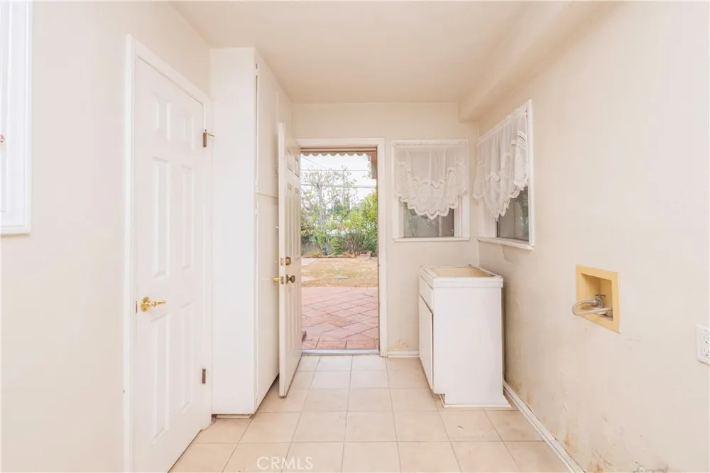 2913 Montezuma Alhambra, CA 91803