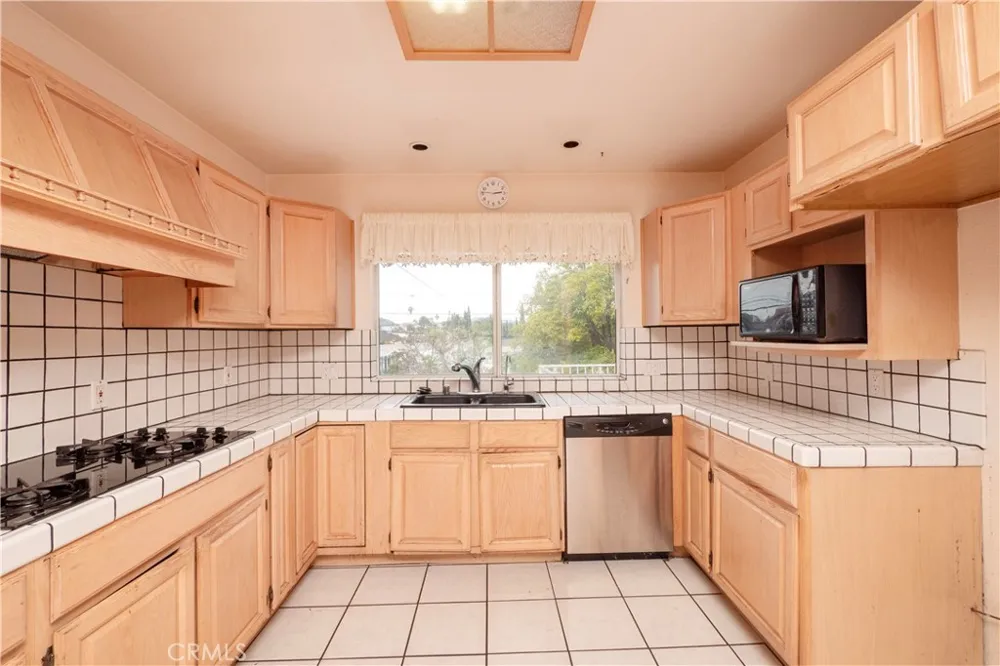 2913 Montezuma Alhambra, CA 91803
