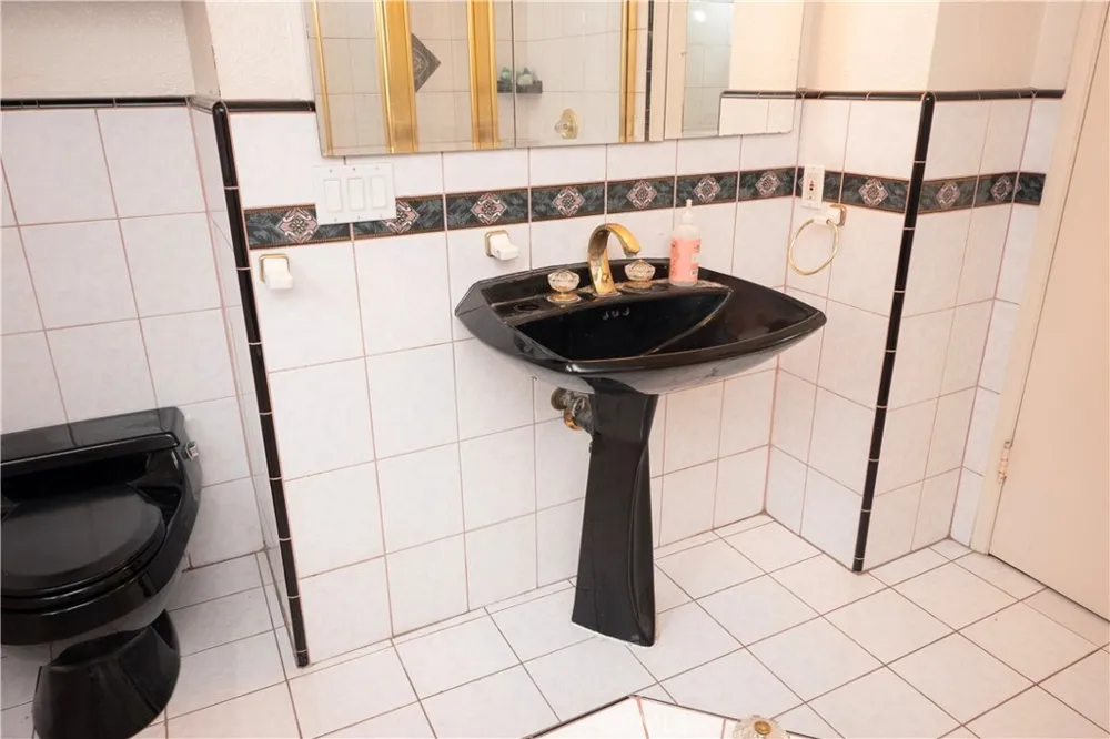 2913 Montezuma Alhambra, CA 91803