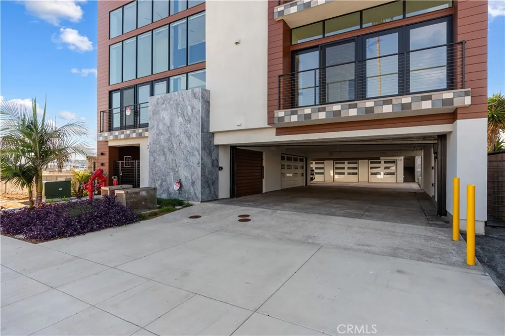 215 Oceanside Blvd #1 Oceanside, CA 92054