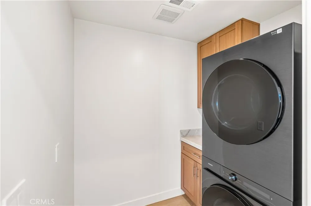 215 Oceanside Blvd #1 Oceanside, CA 92054