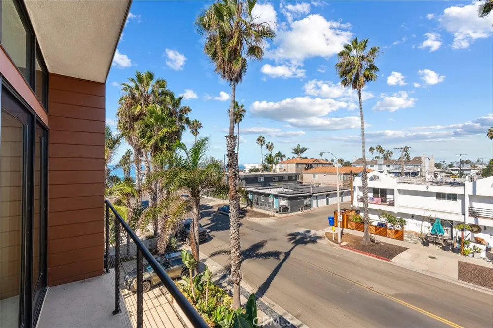 215 Oceanside Blvd #1 Oceanside, CA 92054