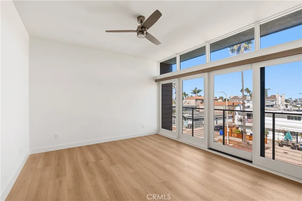 215 Oceanside Blvd #1 Oceanside, CA 92054