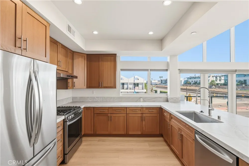 215 Oceanside Blvd #1 Oceanside, CA 92054