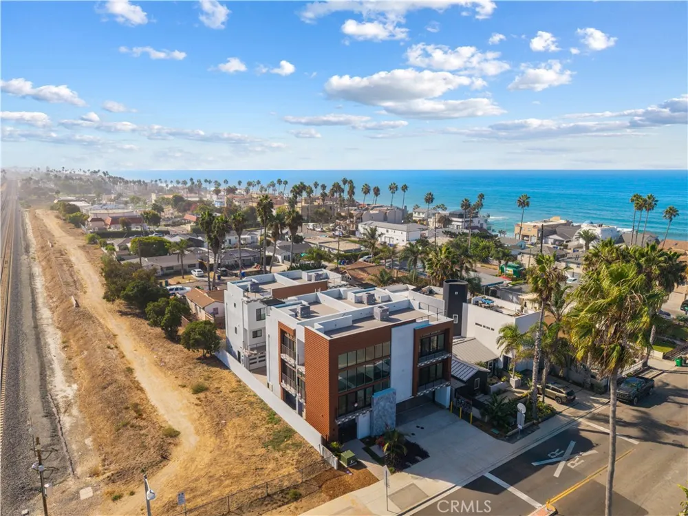 215 Oceanside Blvd #1 Oceanside, CA 92054